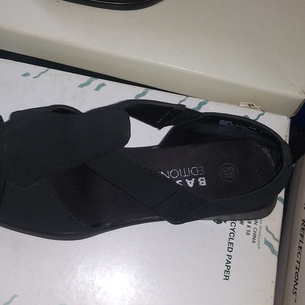 Shoes - Picture 3 of 4